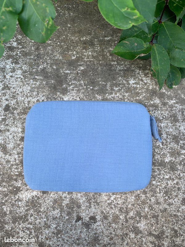 Petite pochette La P’tite Cachottière motif étoiles dorées (image 2)