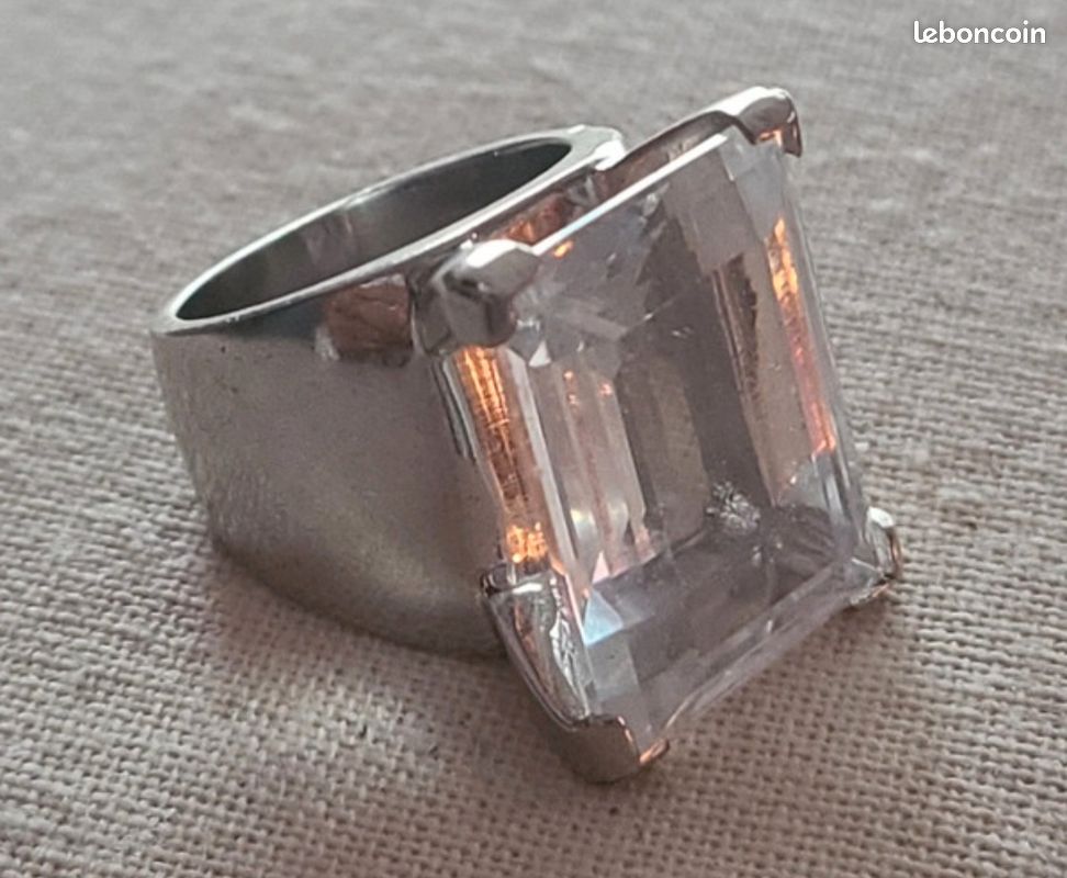 Bague Daniel Swarovski T 48 Neuve (image 1)