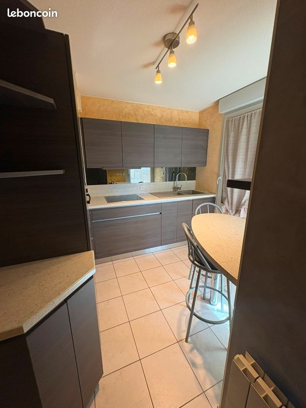 Appartement 2 pièces 50 m² · à Saint-Laurent-de-Mure · 49,5 m² · 235 000 €