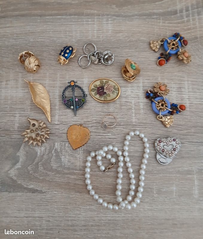 Lot bijoux vintage (image 1)
