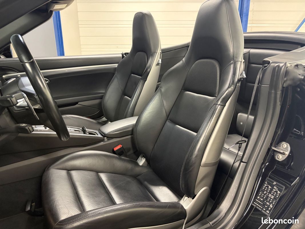 Porsche 911 Carrera S Cabriolet PDK (image 12)