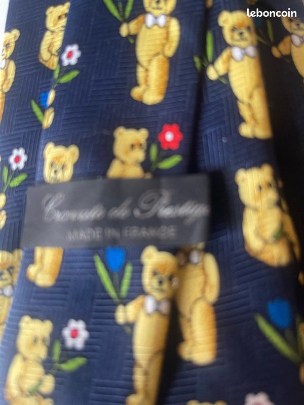 Cravate Homme Mulberry 100% Soie - Motif Ours En Peluche - 74cm - Fabriquée En Italie - Occasion