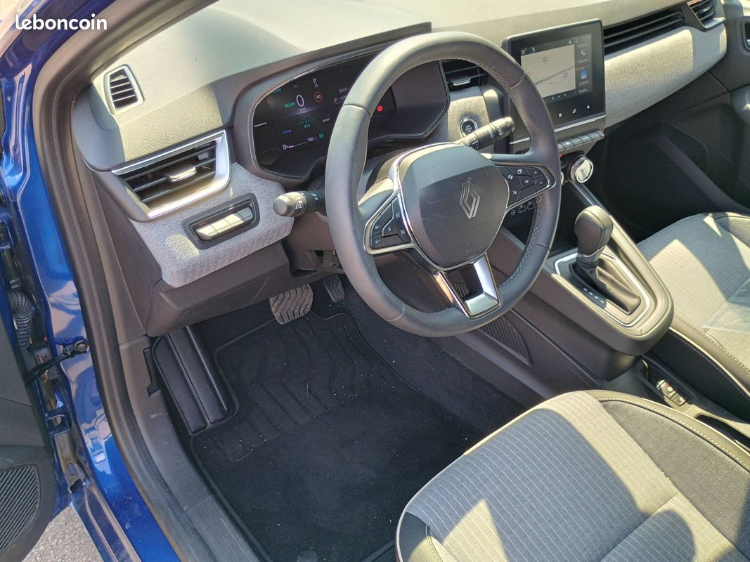 RENAULT Clio E-Tech full hybrid 145 ch GSR2 Techno (image 25)