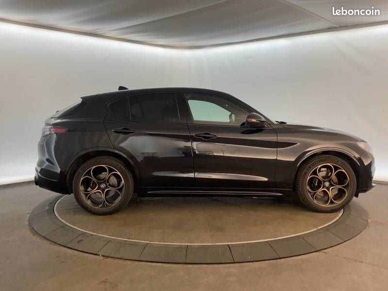 Alfa Romeo Stelvio 2.2 160 ch AT8 Intensa (image 4)