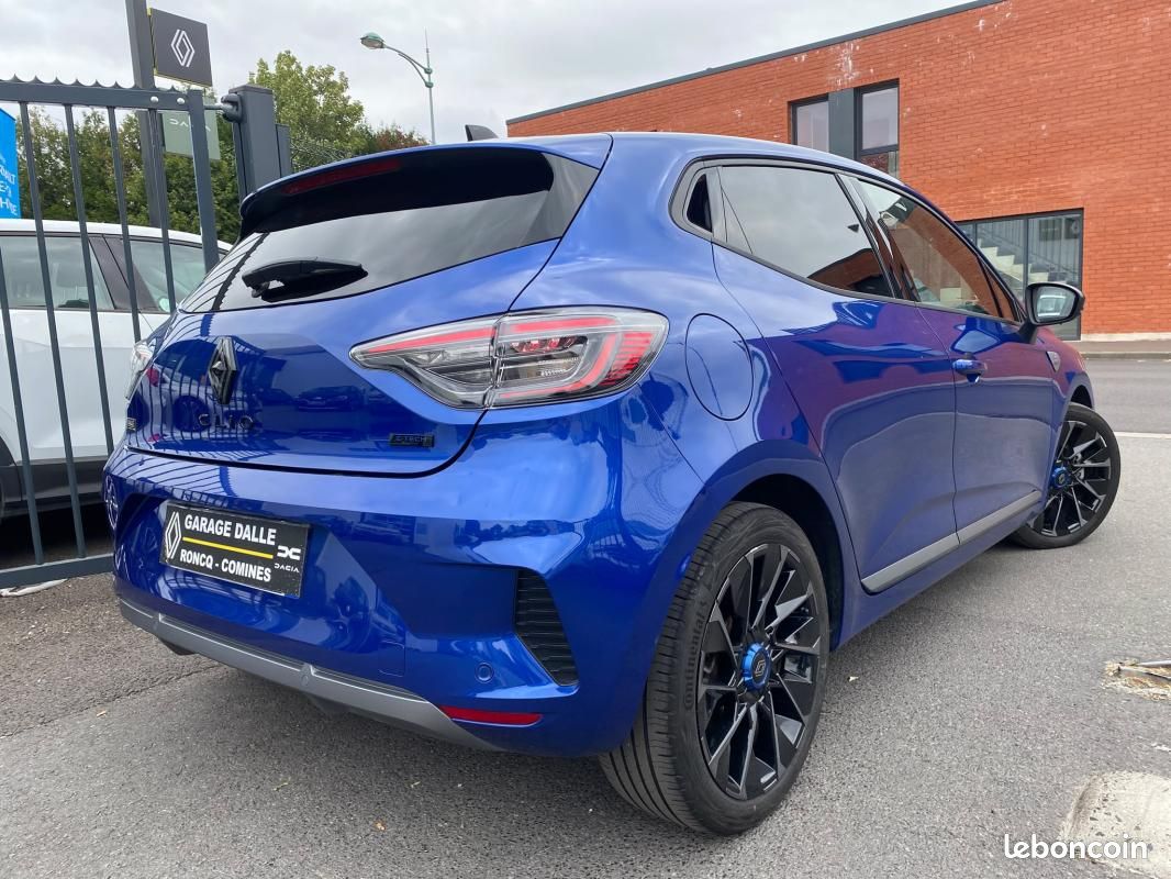 Renault Clio 5 ESPRIT ALPINE HYBRIDE E TECH 145 - CARPLAY/CAMERA/ DETECTEUR ANGLES MORTS/ CHARGEU... (image 19)
