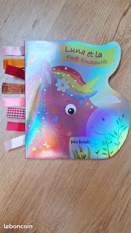 Livre Luna et la forêt enchantée (image 1)