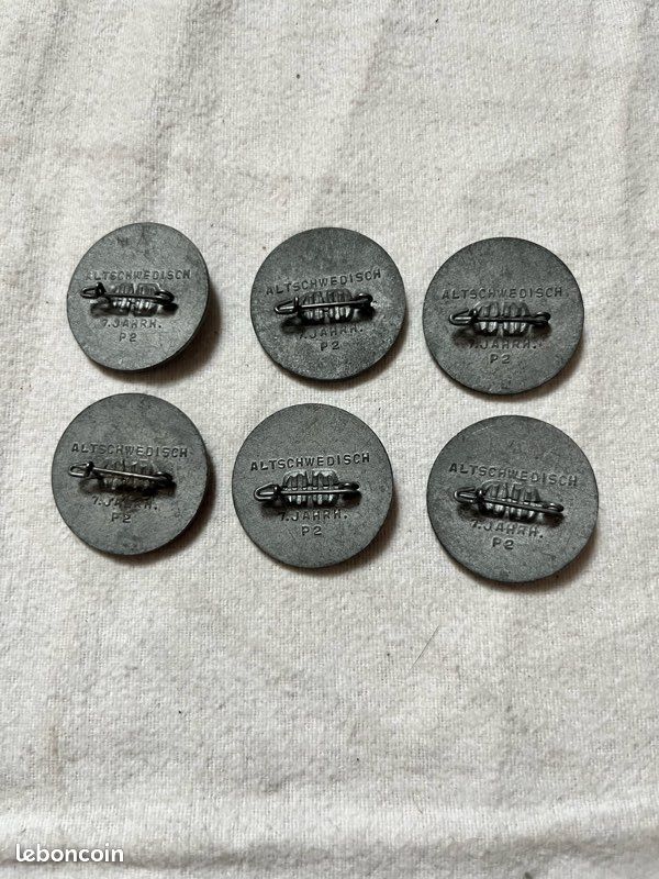 Lot insignes militaires anciens allemands (image 2)