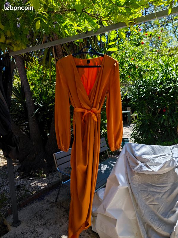 Robe soirée terracotta effet satiné (image 4)