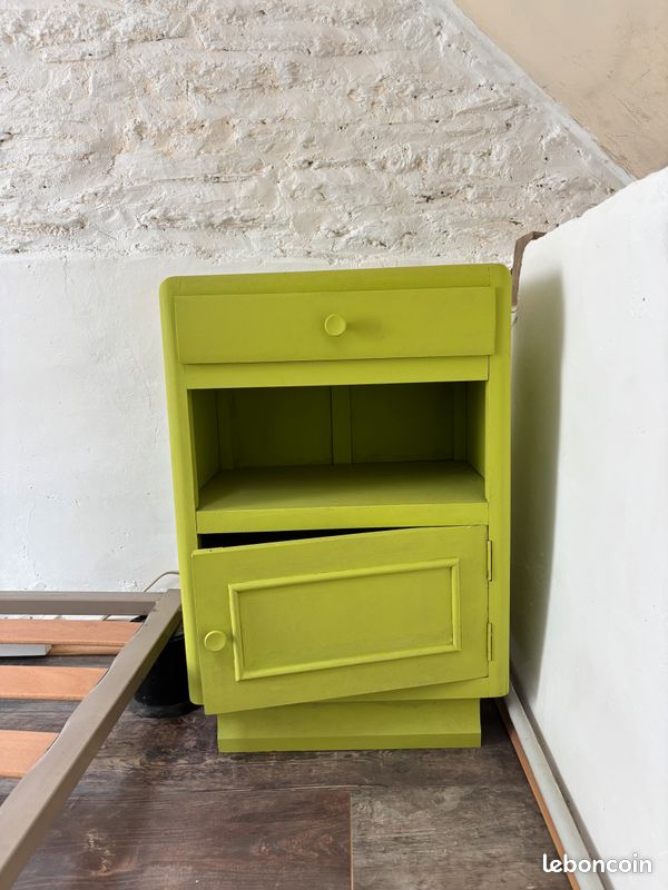 Petit meuble de chevet (image 1)