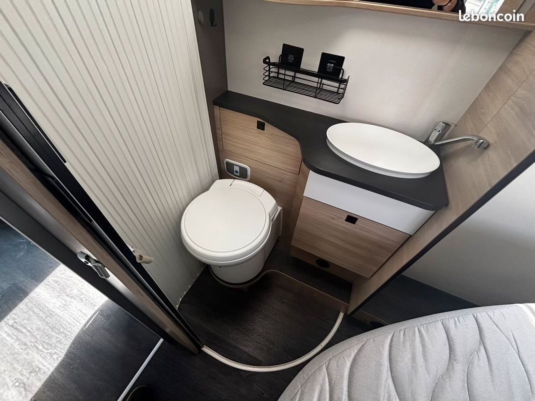 Camping car profile chausson - 648 first line - ford transit 2l 170cv - 4 couchages (image 11)