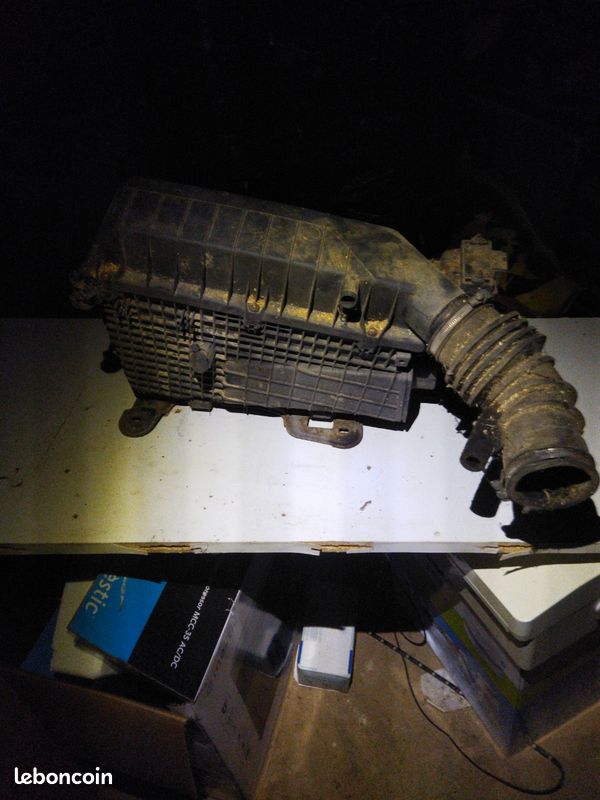 Boîtier à air Renault Safrane (image 2)