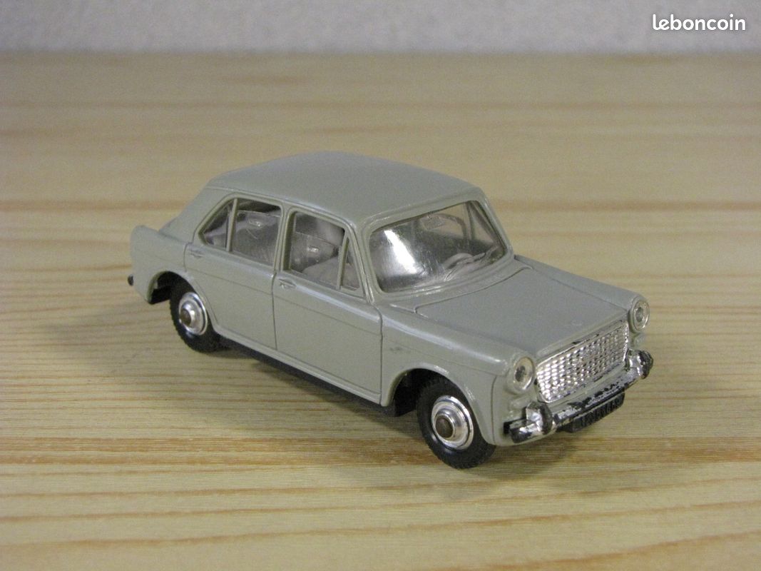 LOT ANCIENNES VOITURES Norev Daffodil Morris 1100 Morris 850 Echelle 1