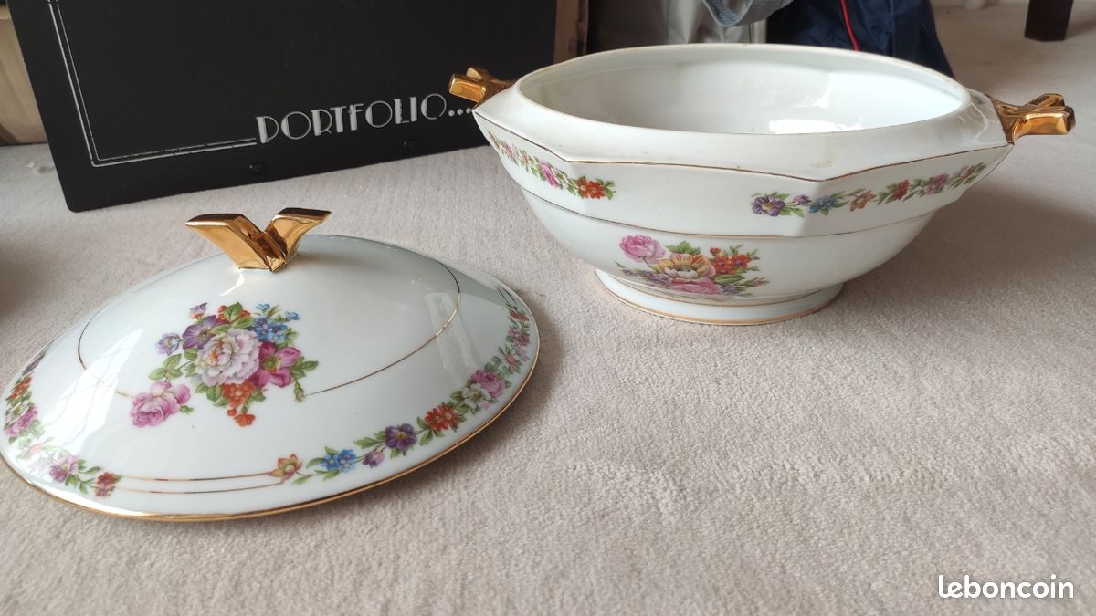 Lot Vaisselle ancienne vintage 58 pièces Porcelaine de Limoges floral et dorures (image 9)