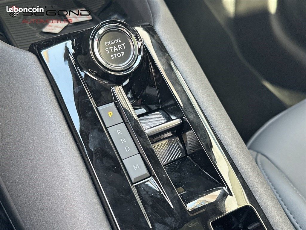 Alfa Romeo Junior 1.2 IBRIDA 145 CH EDCT6 Q4 Premium (image 17)