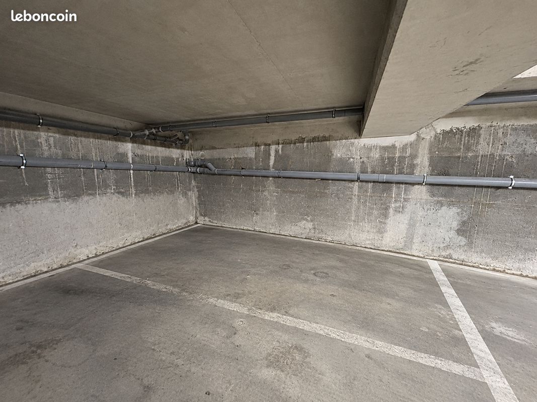 Place de Parking - Sous sol sécurisé - La Valentine · à Marseille · 110 €/mois