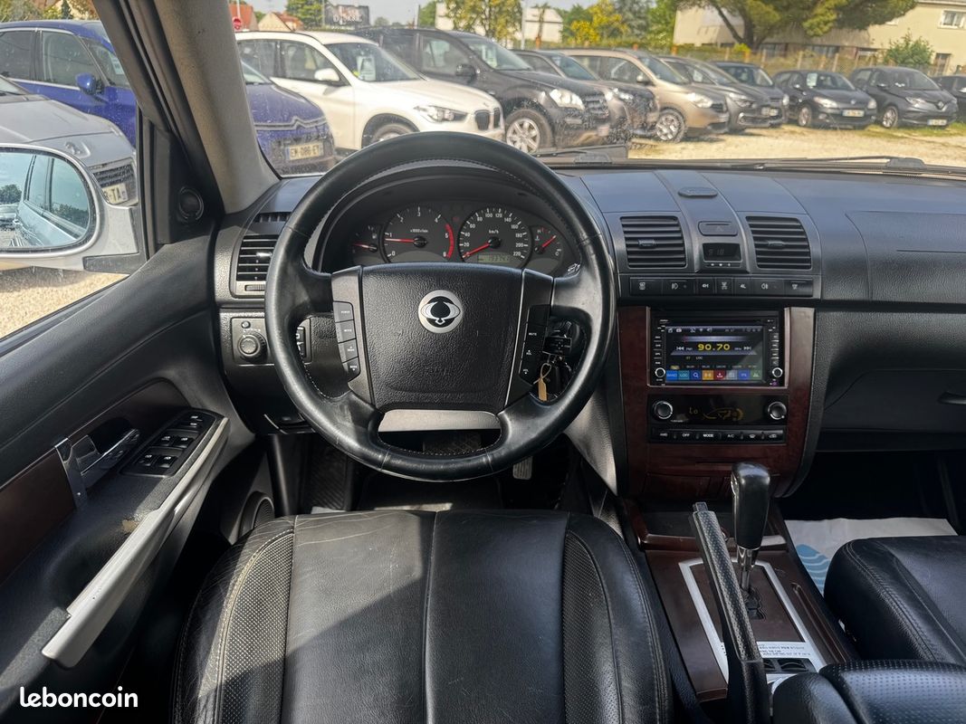 Ssangyong Rexton II 2.7 Xdi 163 CV / 4x4 / BOITE AUTOMATIQUE / CUIR / CLIM AUTO / ATTELAGE (image 11)