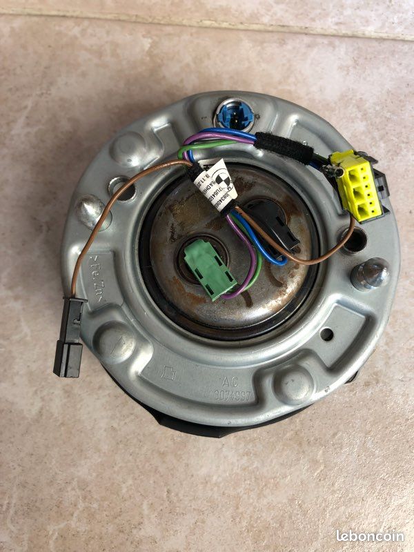 Volant sport BMW X1 F48 X2 F39 F45 F46 F32 F34 F33 F36 F20 F21 F22 X3 M Volant sport BMW X1 F48 X2 F39 F45 F46 F32 F34 F33 F36 F20 F21 F22 X3 M