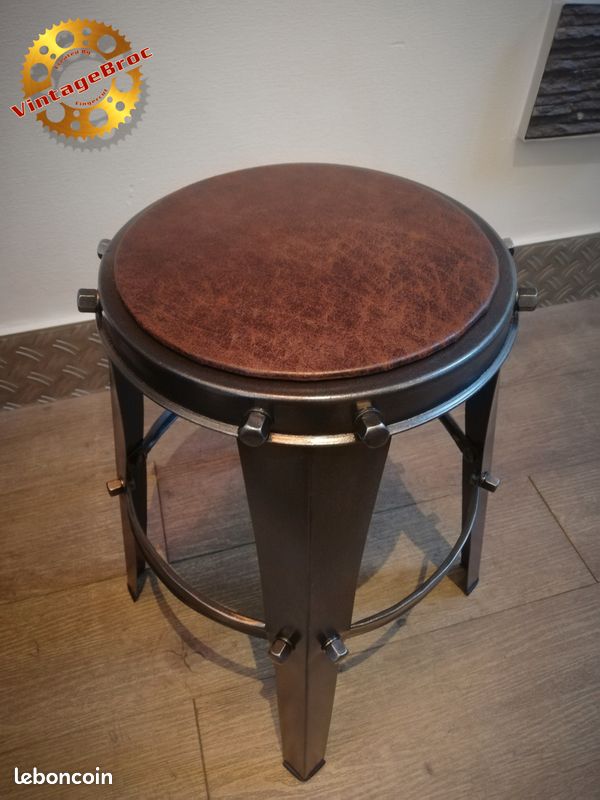 Tabouret Bas d'Atelier en Acier & Boulonneries des Années 50 dans un Esprit Industriel ... Design & Created by Fingercut ... Création Unique  Disponible à la Vente 110 euros (Envoi Possible) (image 4)
