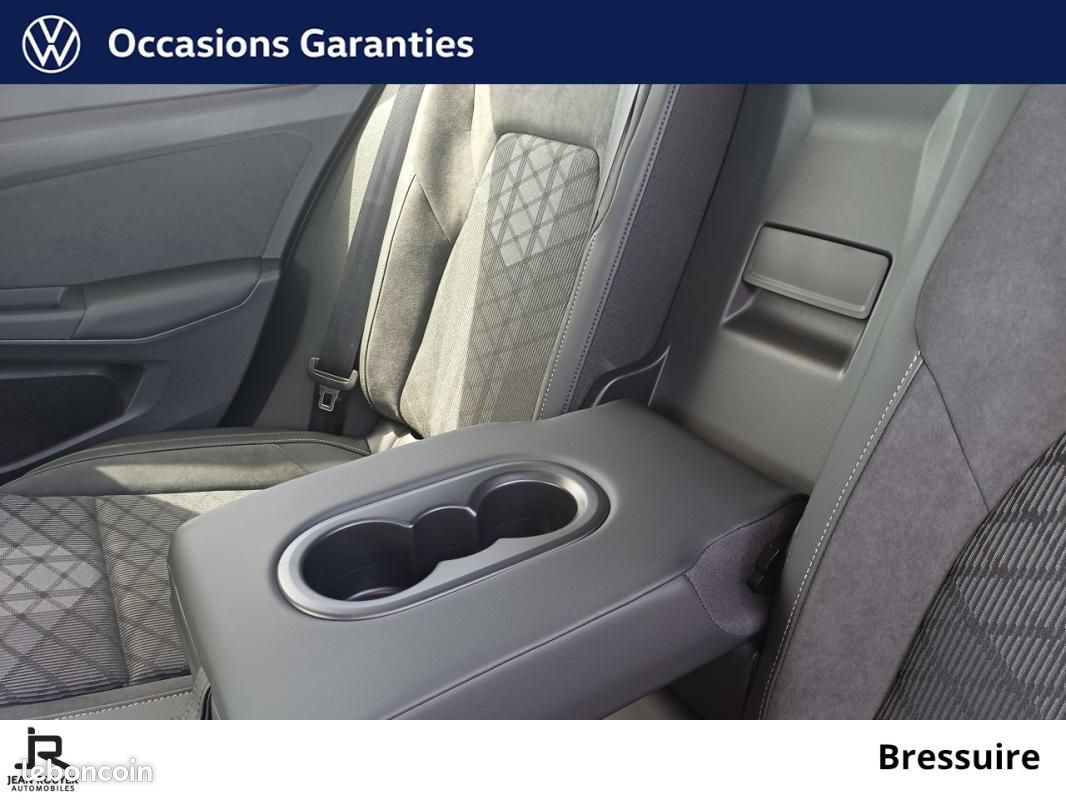 Volkswagen Golf 1.5 eTSI EVO2 150 DSG7 R-Line Edition (image 40)
