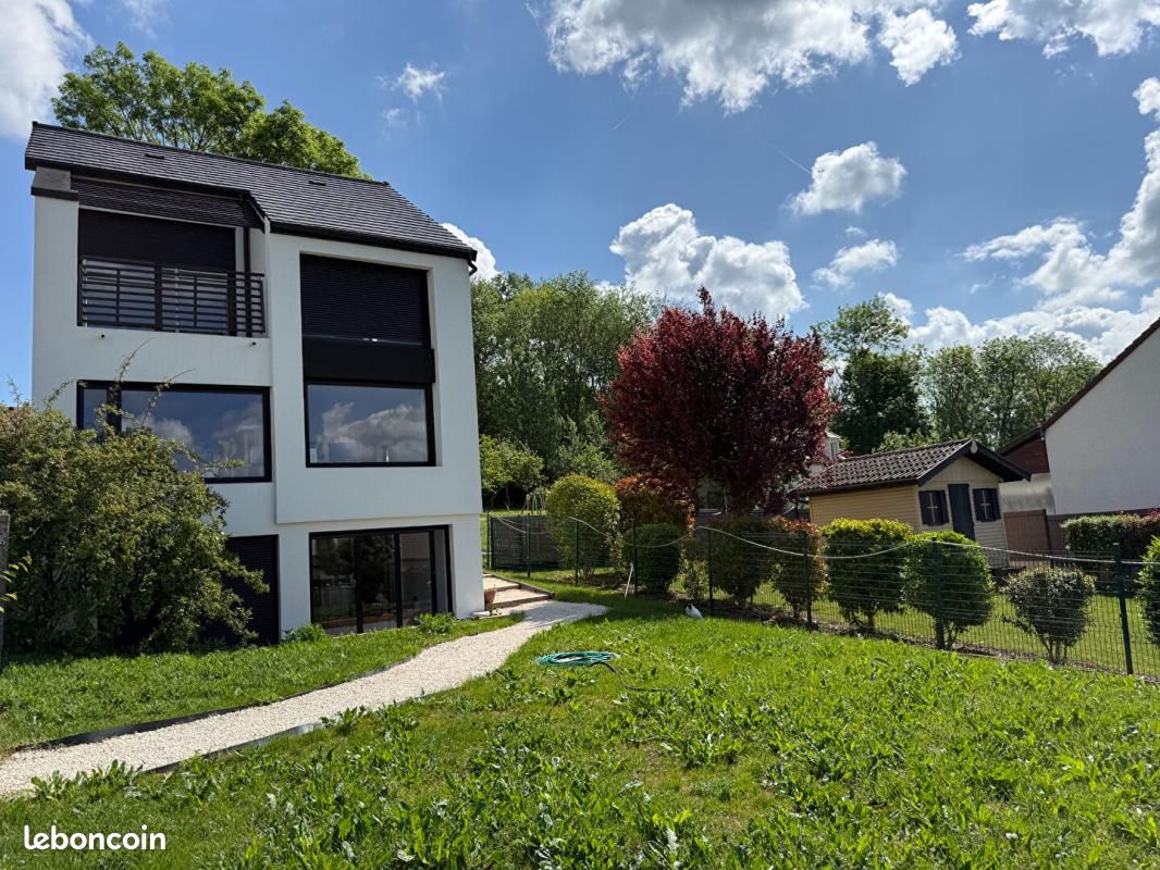 Maison 7 pièces 187 m² · à Villiers-Saint-Frédéric · 187 m² · 747 000 €
