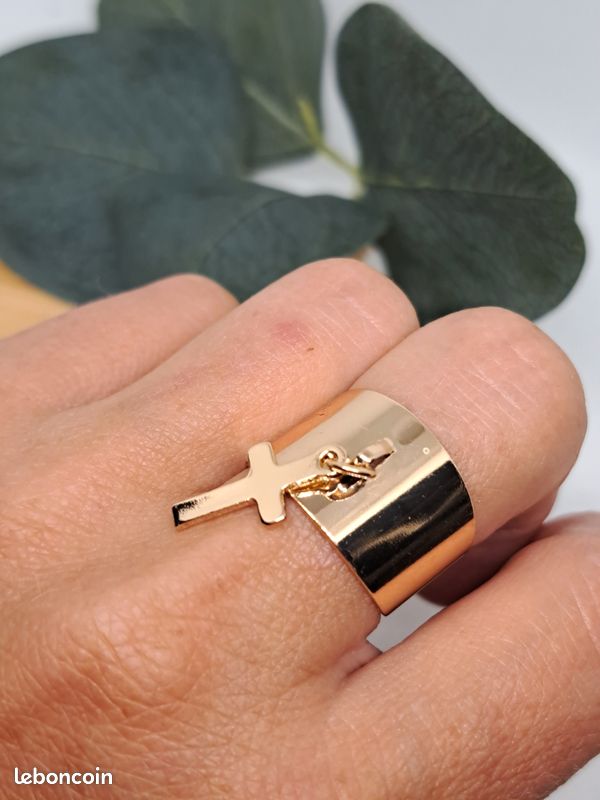 Stéthoscope Réaliste De Ruban Rose Pour La Sensibilisation Au Cancer Du Sein 13989258