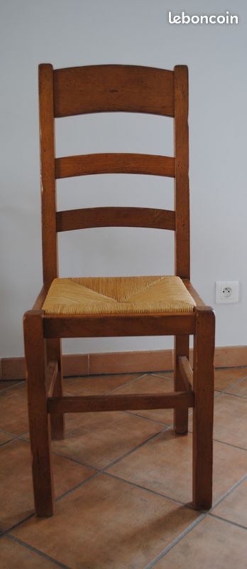 Six (6) Chaise salle à manger prix à débattre (image 2)
