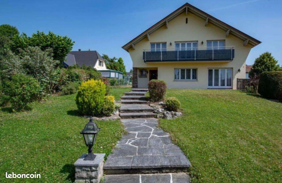 Maison 6 pièces 174 m² · à Bruebach · 174 m² · 280 000 €