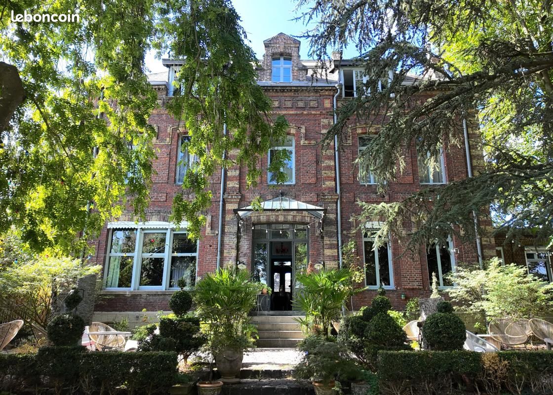 Maison 11 pièces 405 m² · à Valenciennes · 405 m² · 1 200 000 €
