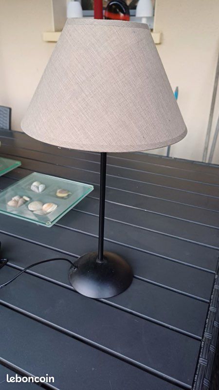 Lampe à poser (image 1)