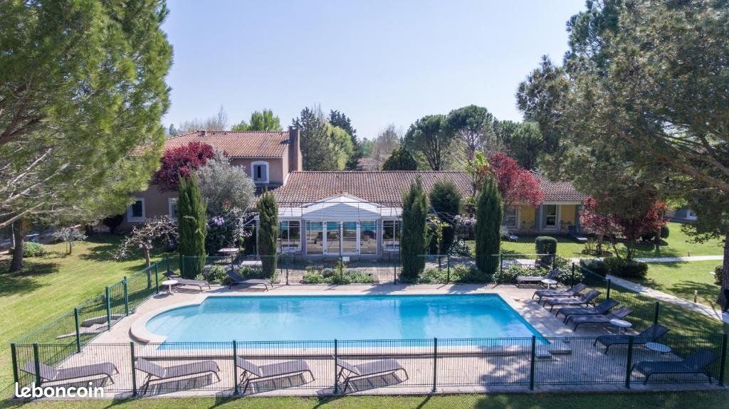 Appartement 1 pièce 27 m² · à L'Isle-sur-la-Sorgue · 27 m² · 80 000 €