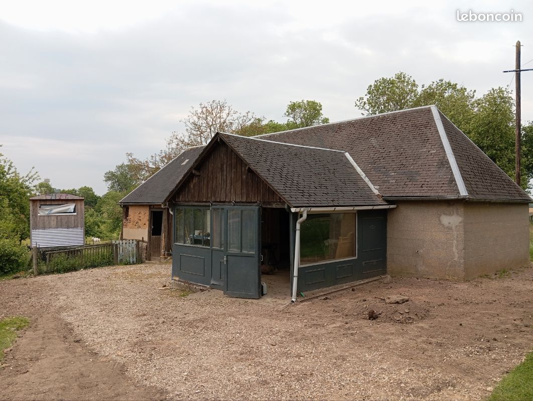 Local commercial 3 pièces 100 m² · à Pavilly · 100 m² · 80 000 €
