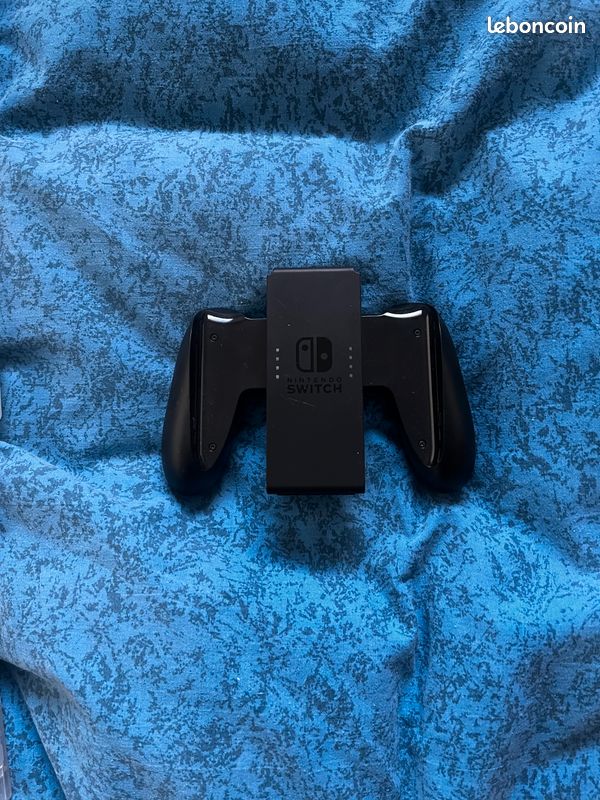 Nintendo Switch avec manette taille réel (image 10)