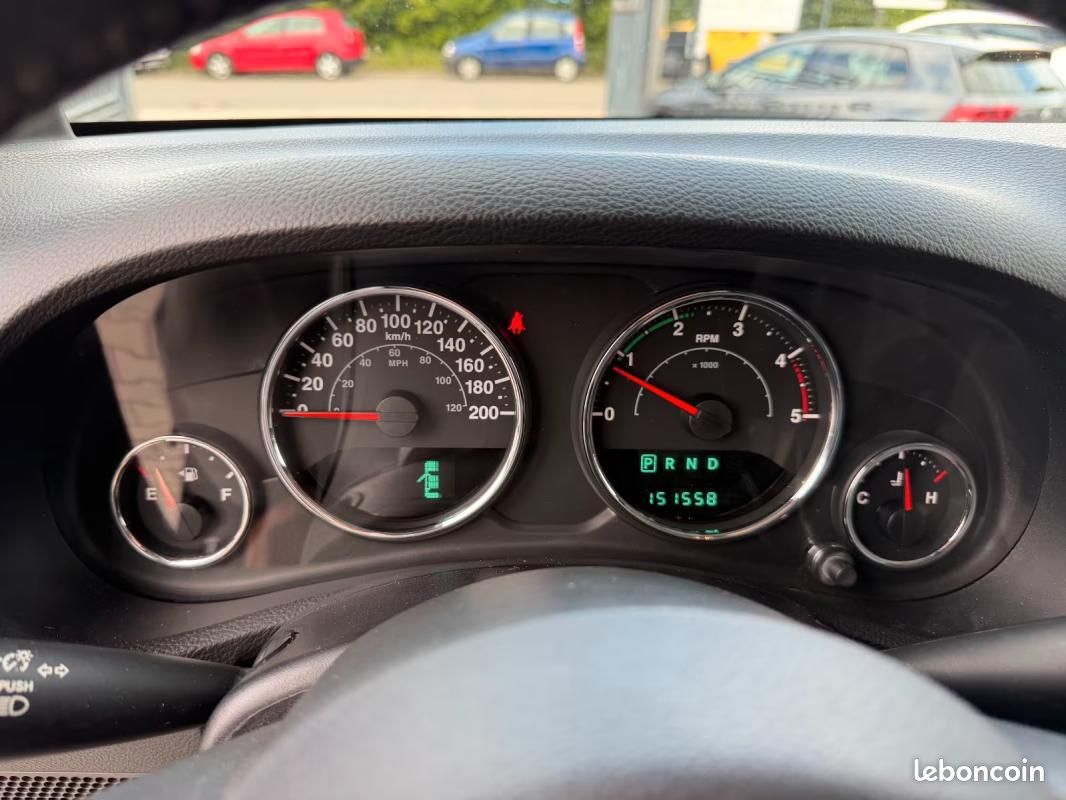 Jeep Wrangler Sahara 2.8 200ch - Toit ouvrant Révision complète Pack Sport Régulateur de vitesse (image 21)