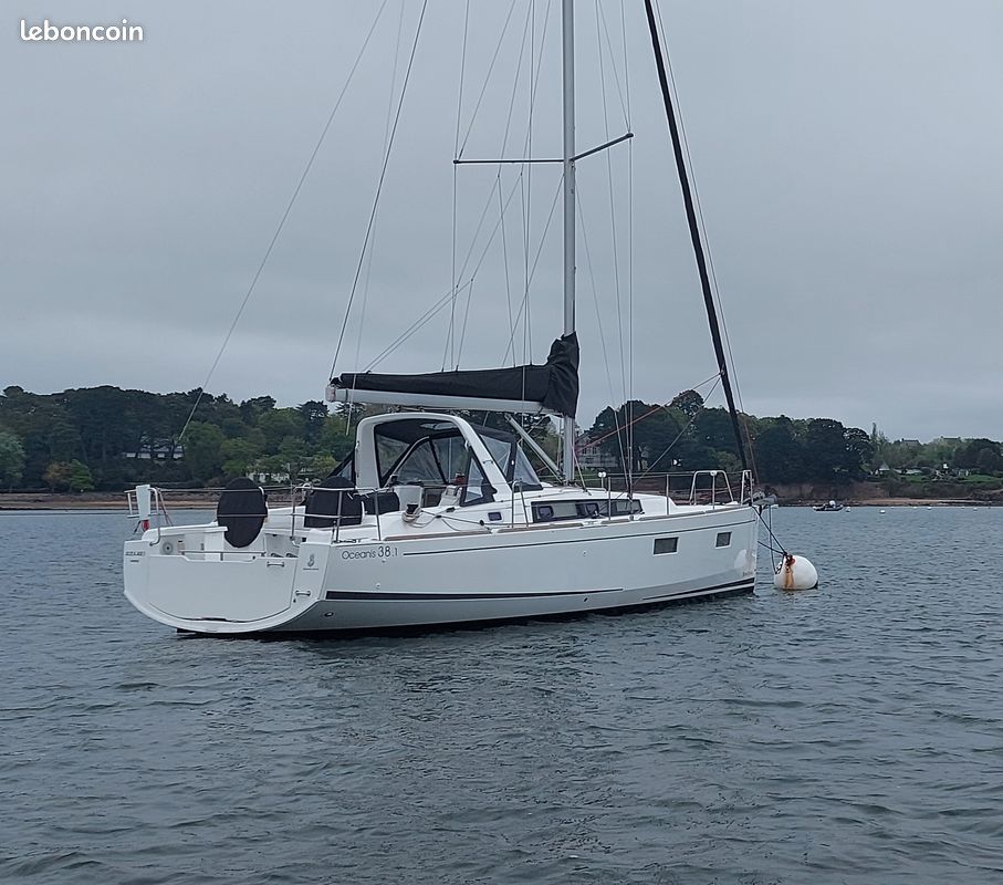 Voilier Bénéteau Oceanis 38.1 TBE (image 5)
