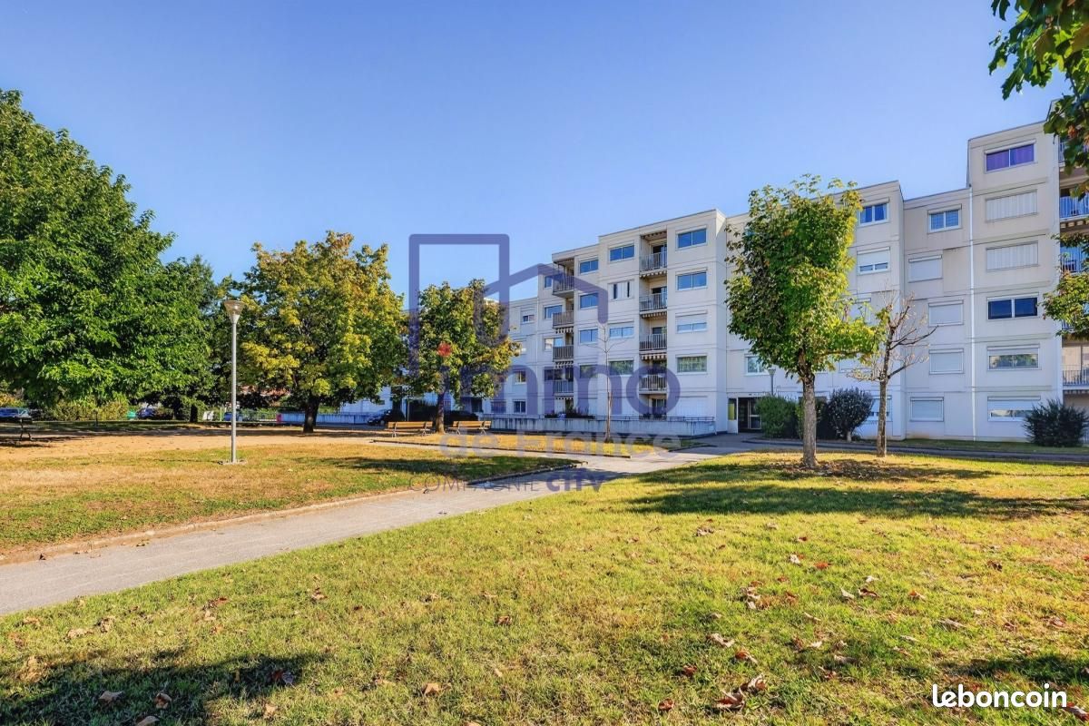 Appartement 6 pièces 101 m² · à Saint-Priest · 101 m² · 215 000 €