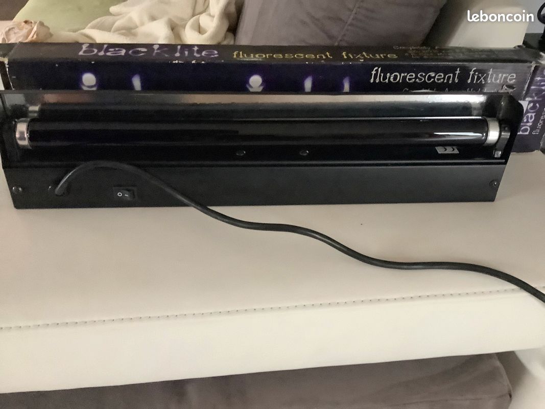 Réglette LUMIÈRE NOIRE 46 cm (image 1)