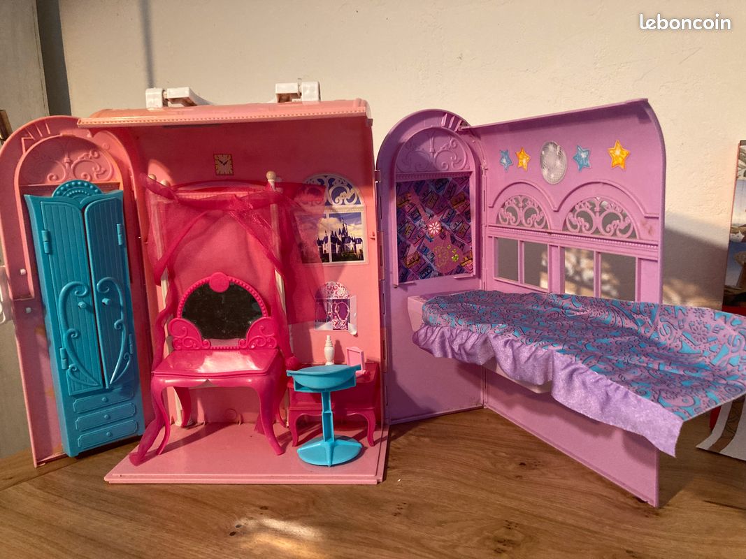 Chambre de Barbie transportable (image 2)