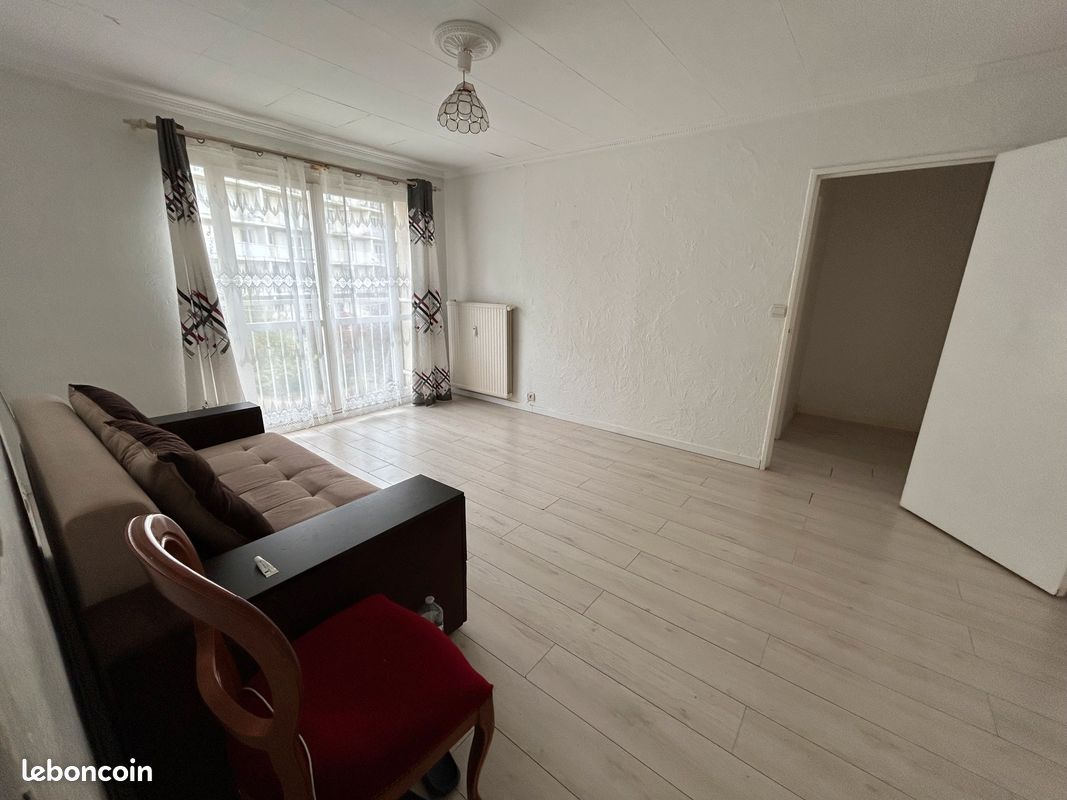 Appartement 2 pièces 44 m² · à Thiais · 44 m² · 127 000 €