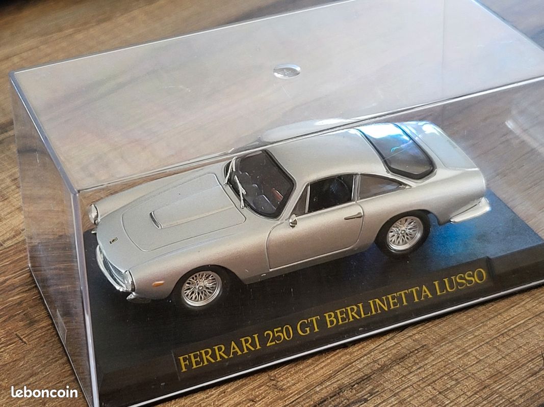 Voiture Miniature Ferrari 250 Gt 1/43 (Manque Des Pièces