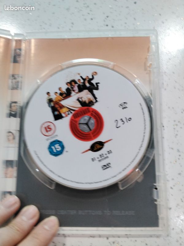 DVD 4 Mariages et 1 enterrement (image 3)