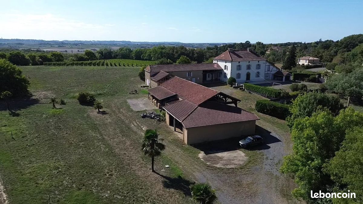 Maison 5 pièces 328 m² · à Riscle · 328 m² · 420 000 €