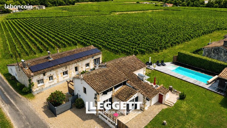 Maison 10 pièces 277 m²