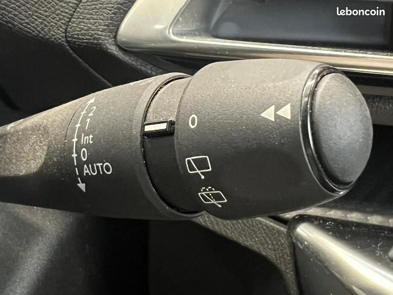 Peugeot 3008 1.2 PureTech 130ch S&S Style EAT8 (image 17)