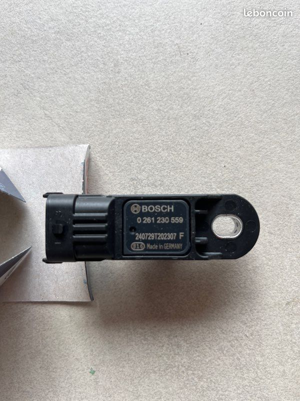 Capteur De Pression BOSCH 0 261 230 559 - Compatible Nissan Qashqai, Renault Megane, Master, Trafic, Espace, Scénic