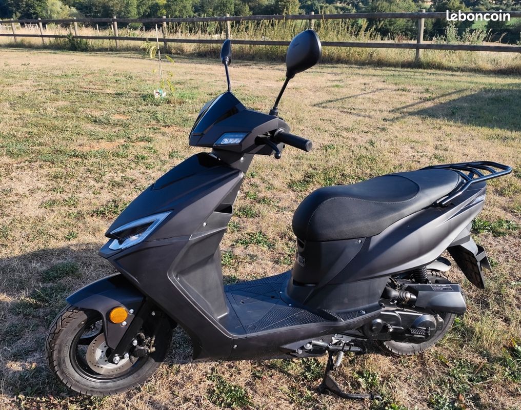 Scooter Jordon Jog 50cc – Noir Mat – 20 km (image 1)