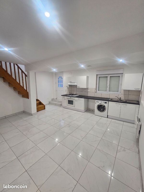 Maison 4 pièces 73 m² · à Nicole · 73 m² · 700 €