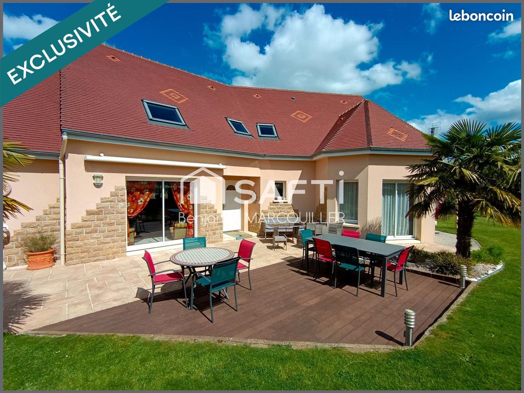 Maison 9 pièces 211 m² · à Vire Normandie · 211 m² · 367 000 €