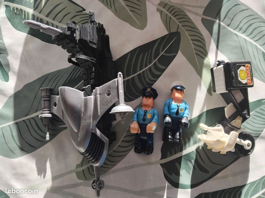 Figurines police 1980 - Jeux & Jouets