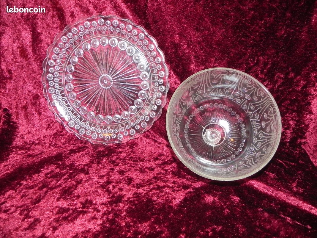Belle ancienne cloche à fromage en verre moulé (image 11)