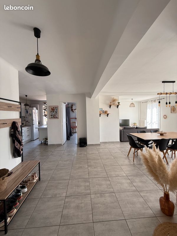 Appartement 4 pièces 87 m² · à Port-de-Bouc · 87 m² · 157 000 €